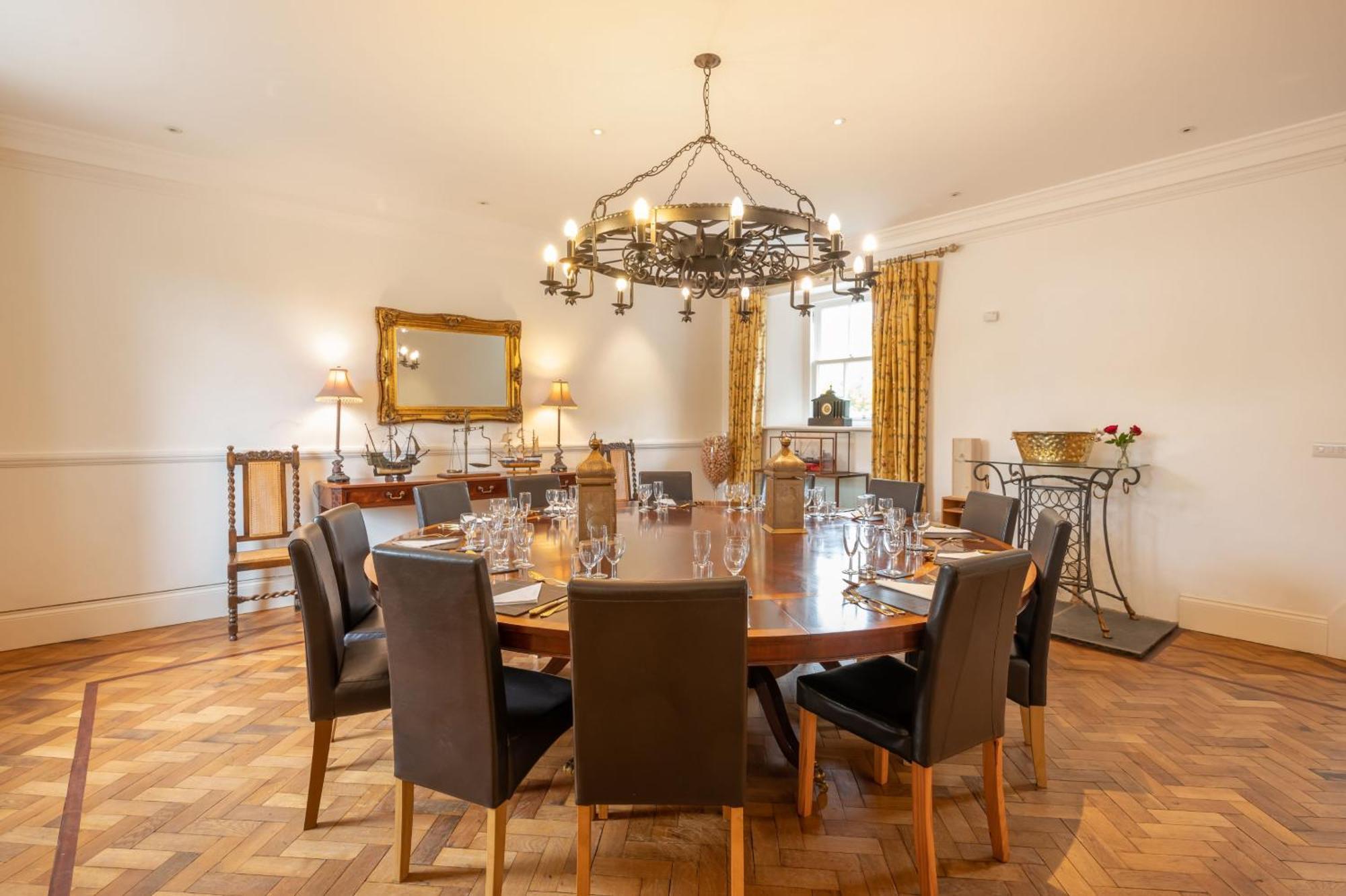 Alexander House 18 - East Wing - Self Catering Villa Охтерардър Екстериор снимка